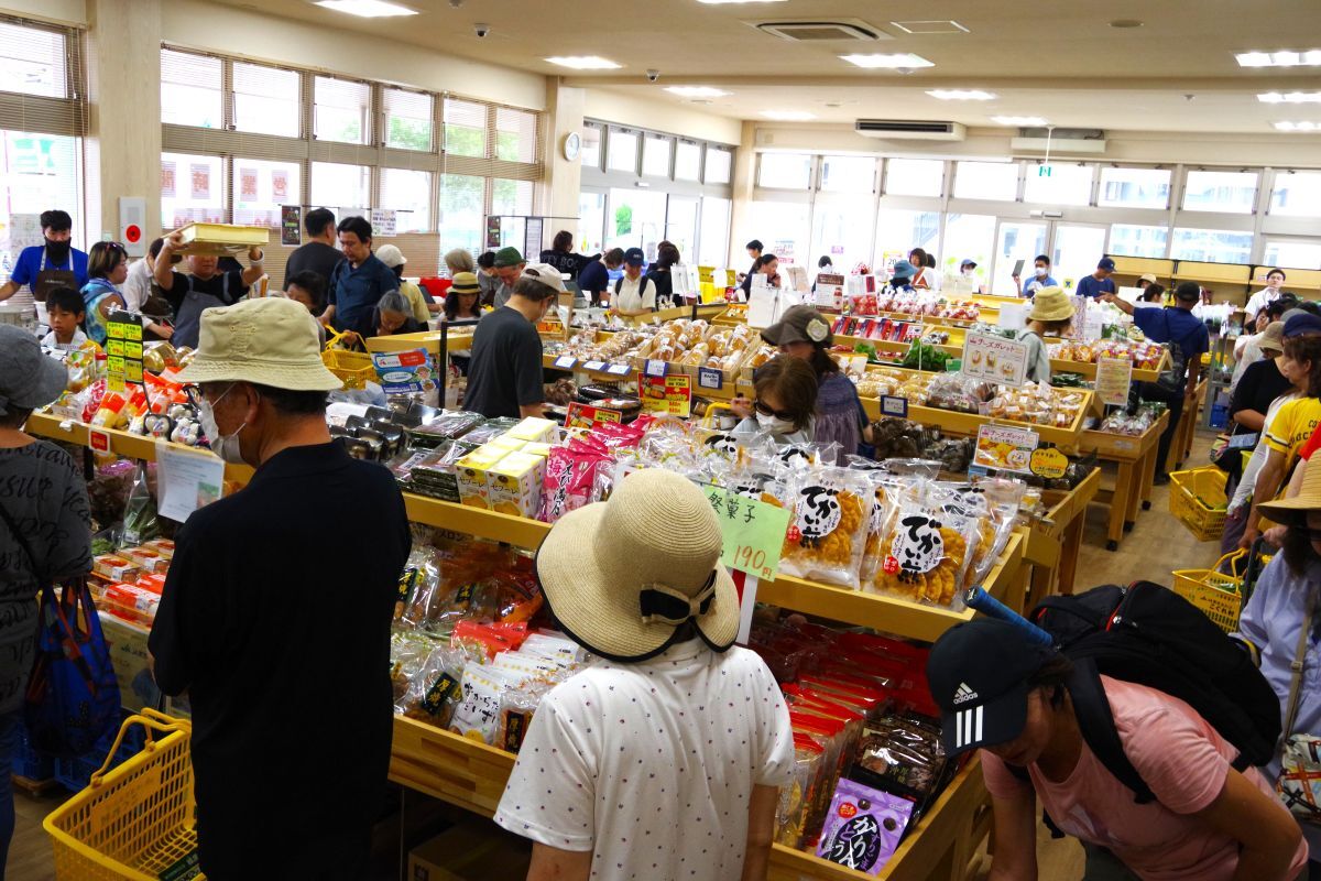 にぎわう直売所フェスタの様子