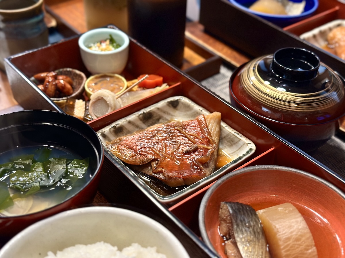 ファンクラブイベントのために用意された東京産食材豊富なお料理