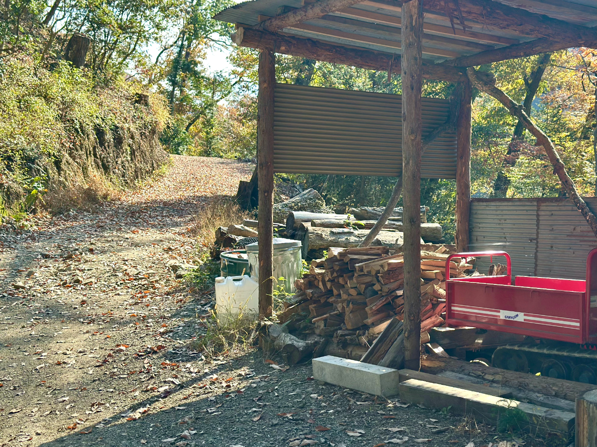 作業道と機材置き場
